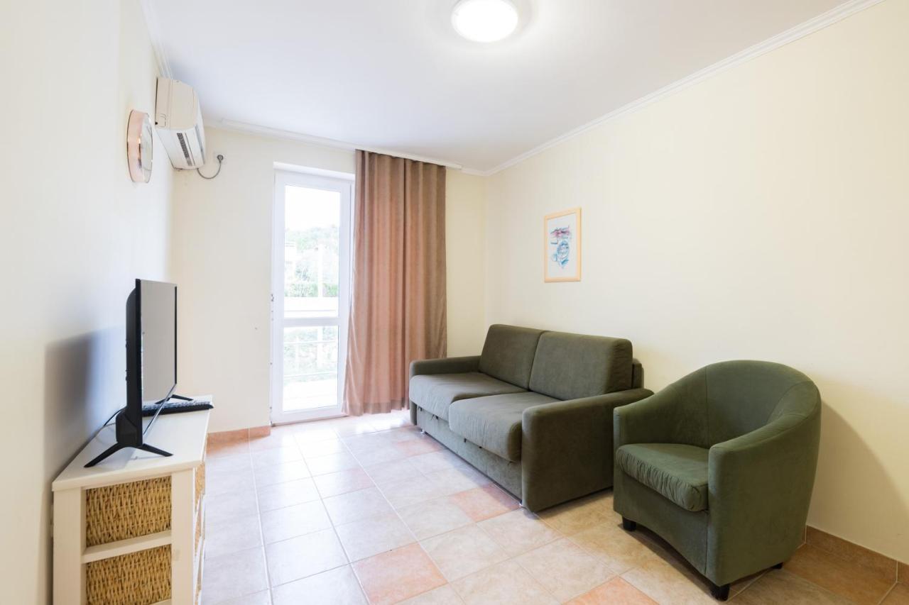 Hotel Rooms Roccia Novigrad  Екстер'єр фото